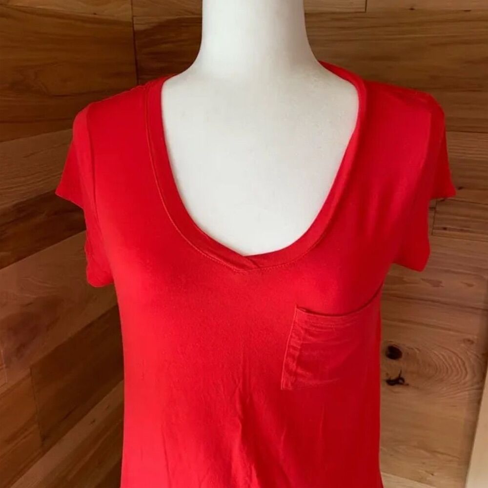 Cable & Gauge Women's V-Neck Red T-Shirt M Short Sleeve Pocket